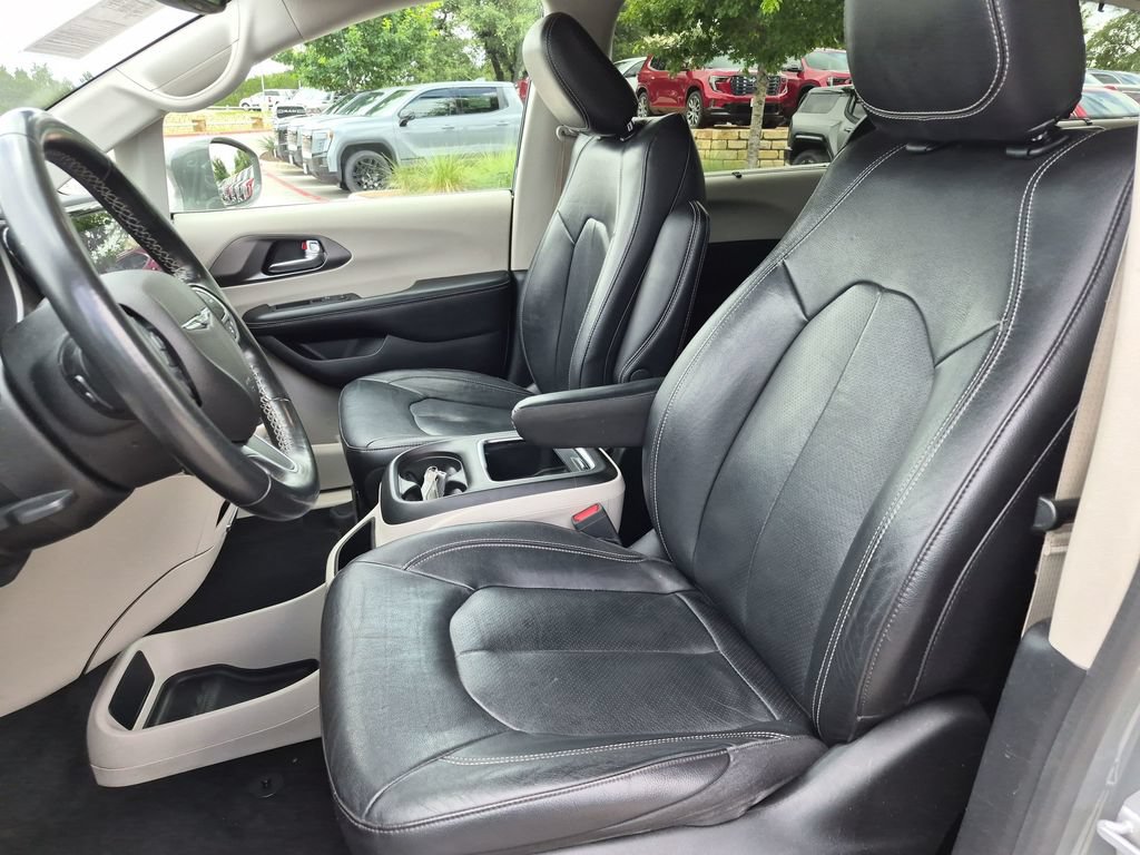 Used 2022 Chrysler Pacifica Touring-L FWD image 19