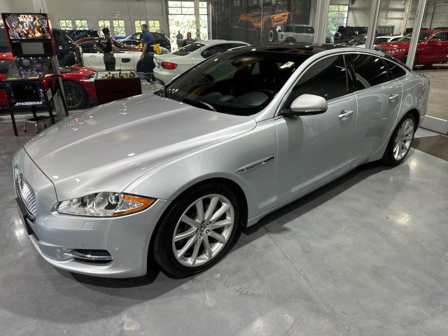 Used 2011 Jaguar XJ RWD image 1