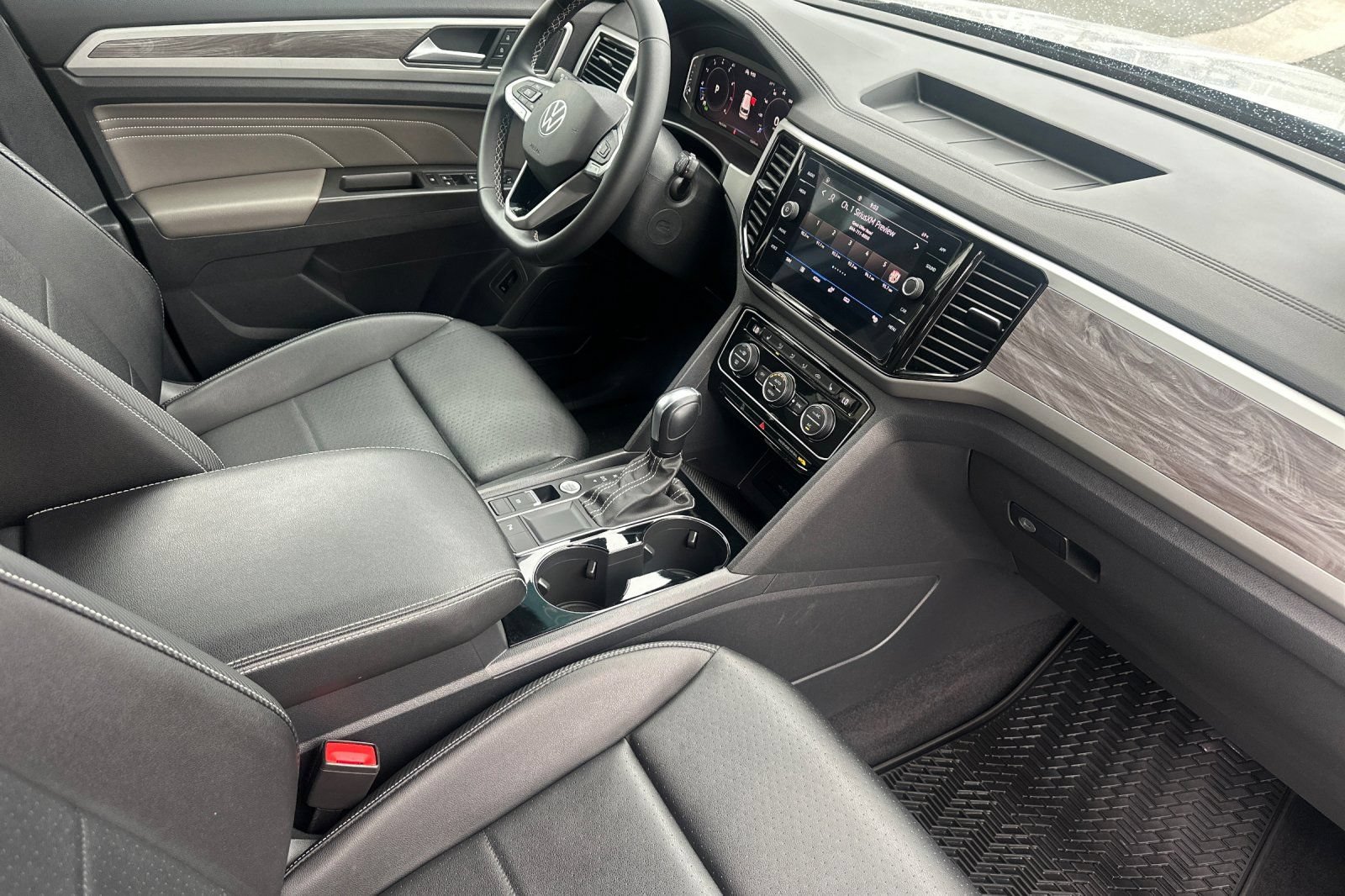Certified 2023 Volkswagen Atlas Cross Sport SE FWD image 15