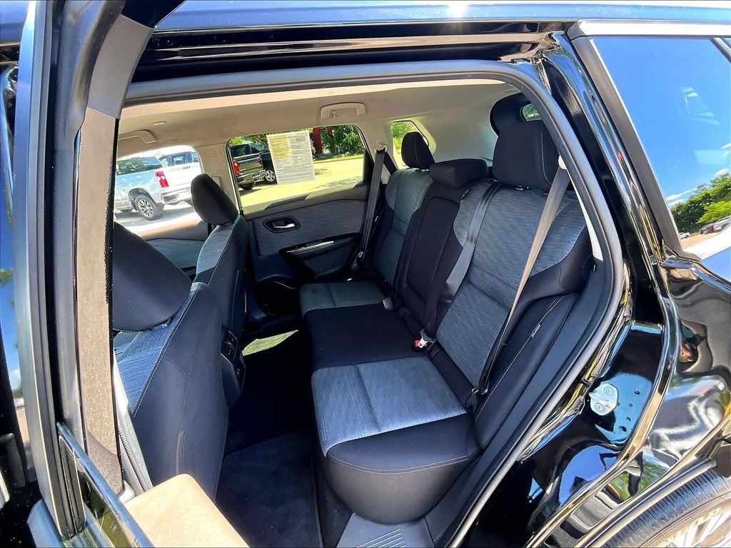 Used 2023 Nissan Rogue SV AWD/4WD image 15