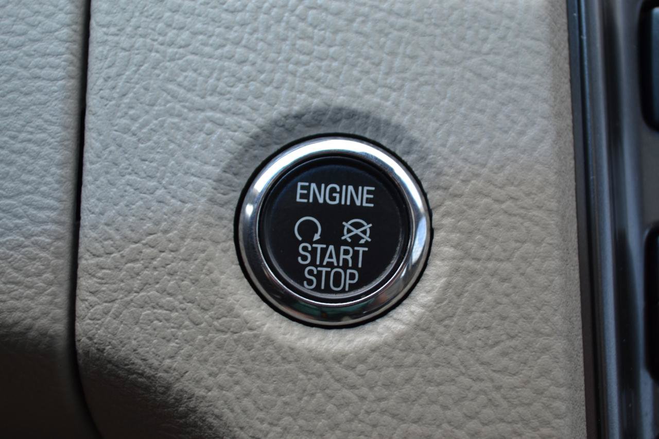 Used 2010 Ford Taurus Limited AWD/4WD image 23