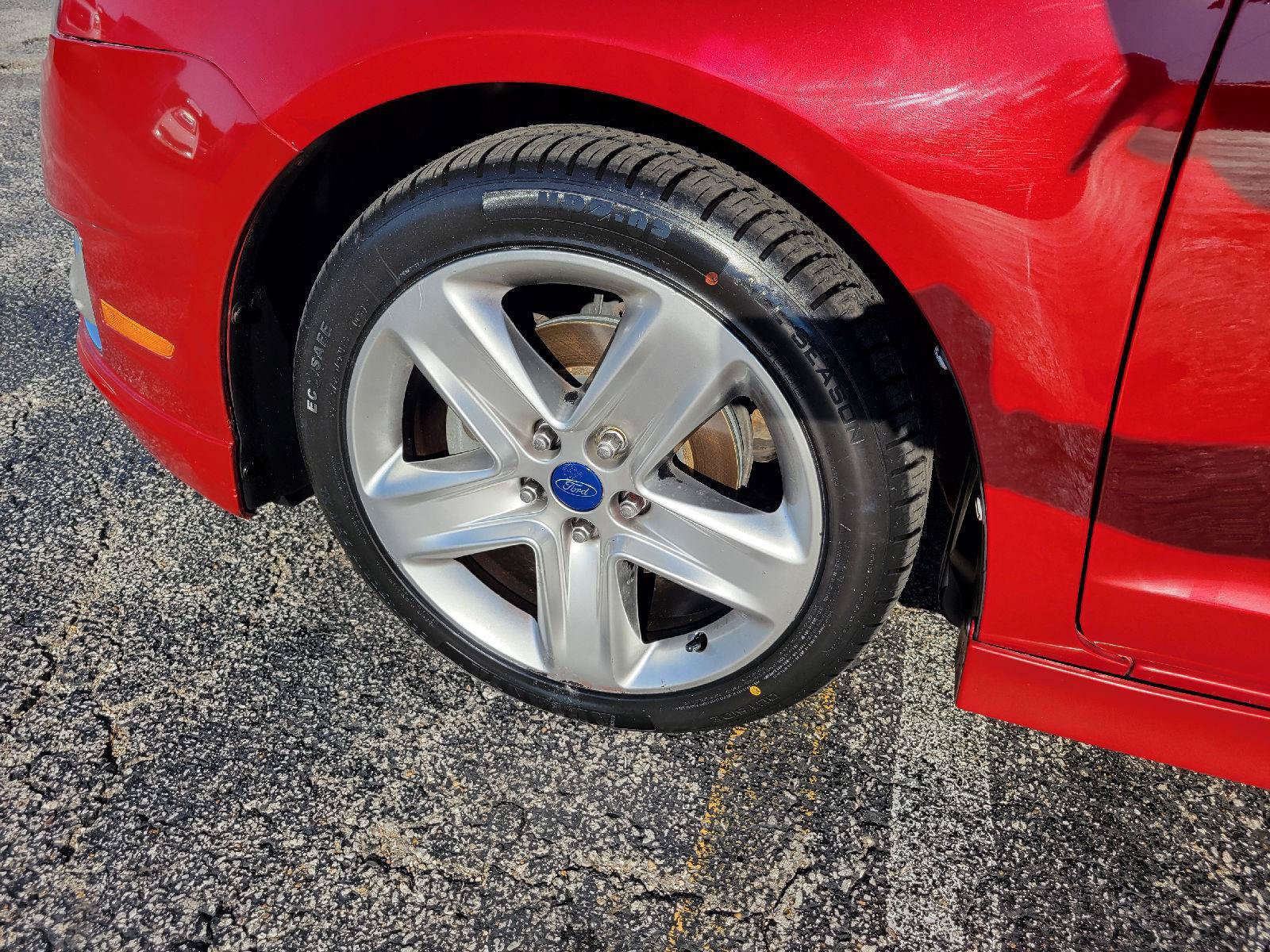 Used 2010 Ford Fusion Sport FWD image 14