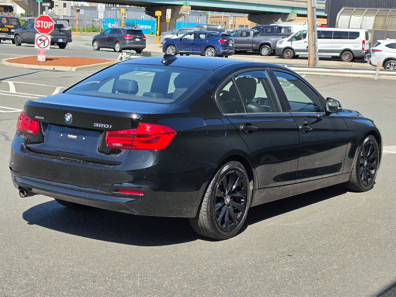 Used 2016 BMW 320i xDrive Sedan AWD/4WD image 7
