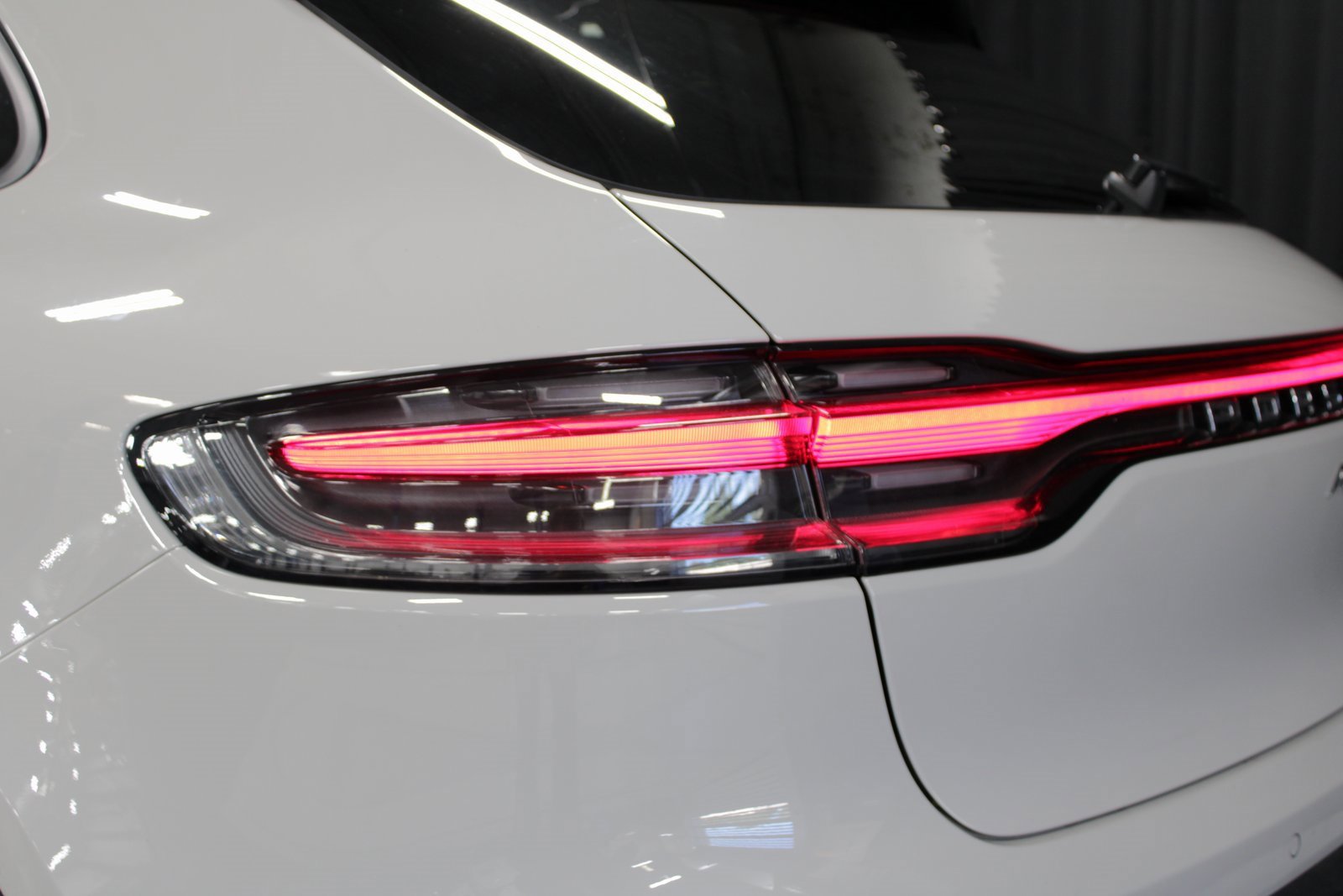 Used 2025 Porsche Macan image 15