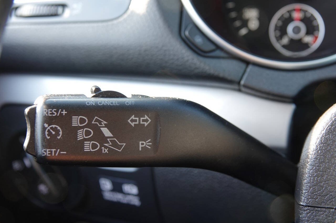 Used 2011 Volkswagen Golf TDI w/ Cold Weather Pkg FWD image 84