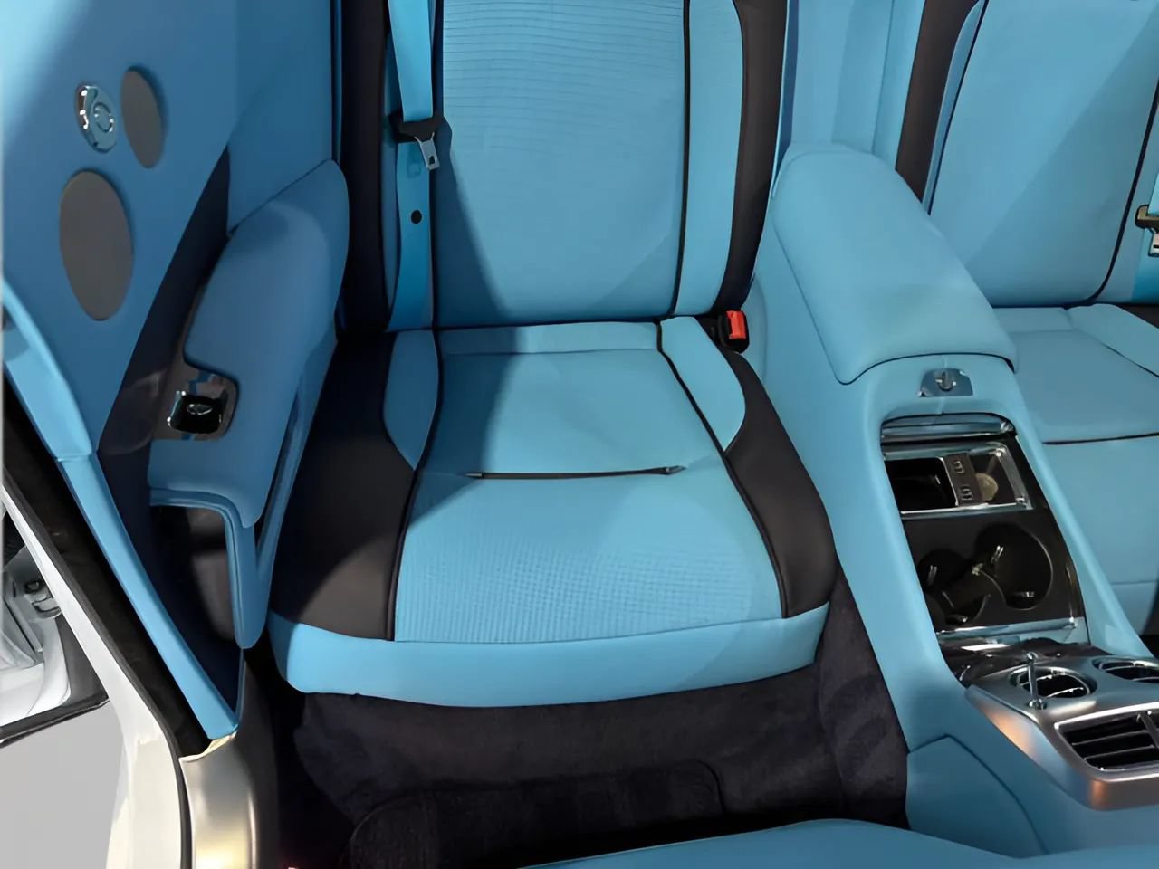 Used 2016 Rolls-Royce Dawn RWD image 31