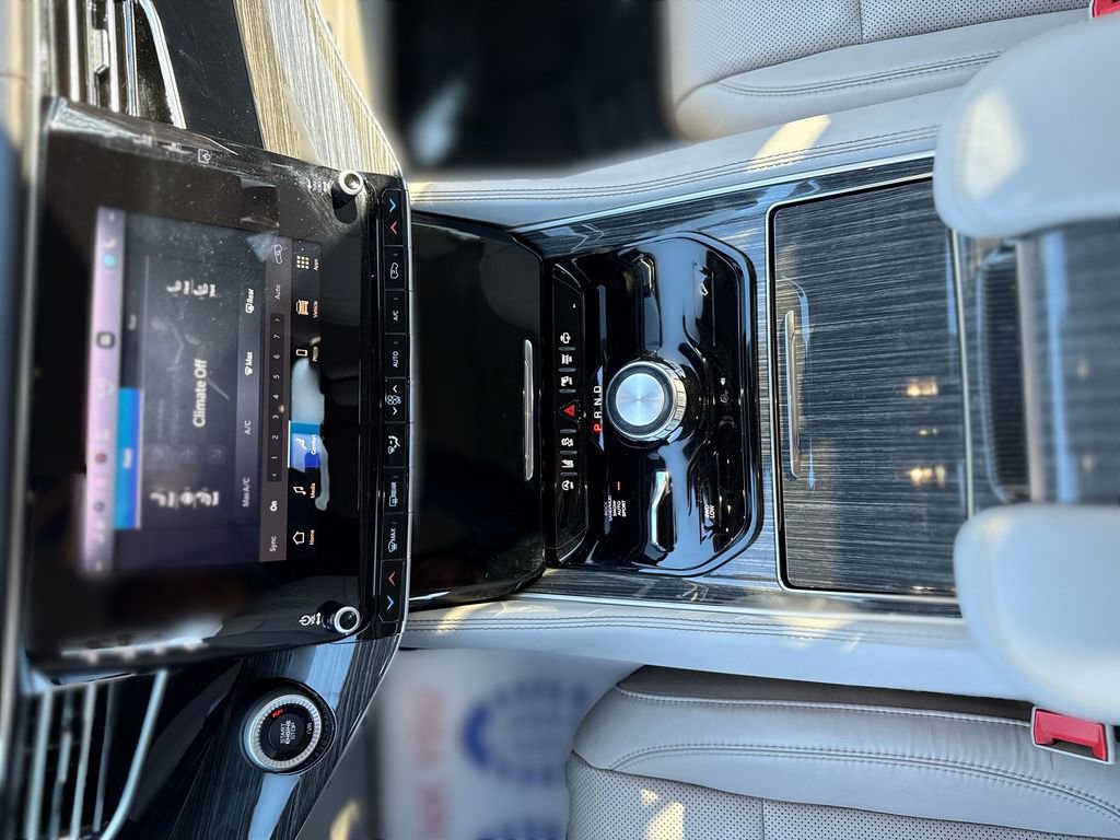 Used 2022 Jeep Wagoneer Series III w/ Flexible Seating Group image 20