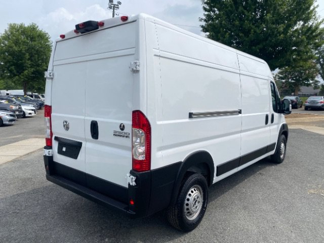 Used 2024 RAM ProMaster 2500 w/ Convenience Group FWD image 4