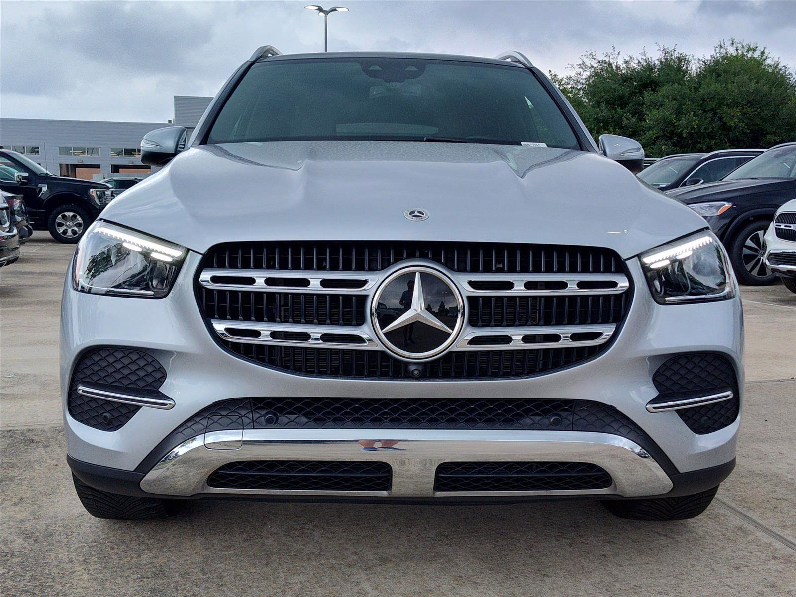 Used 2025 Mercedes-Benz GLE 350 4MATIC image 11