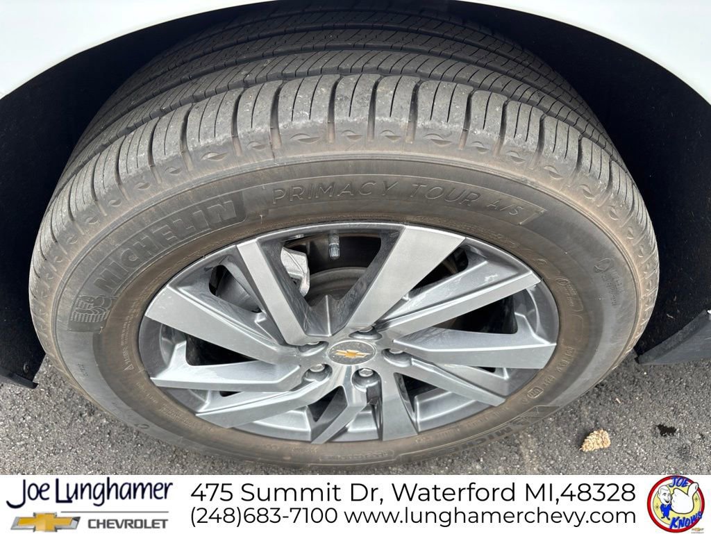 Used 2023 Chevrolet Equinox Premier AWD/4WD image 9
