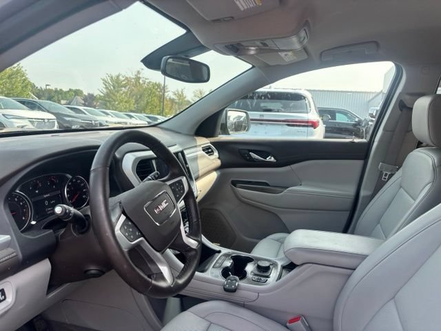 Used 2023 GMC Acadia SLT w/ Preferred Package AWD/4WD image 9