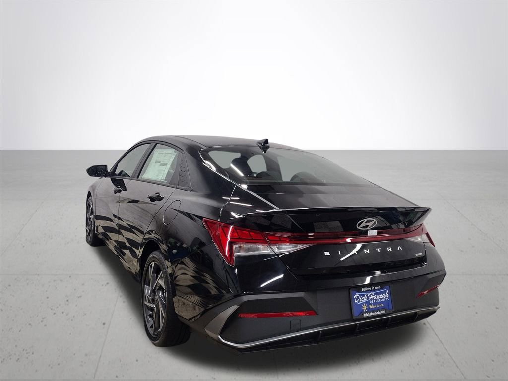 New 2025 Hyundai Elantra SEL image 10