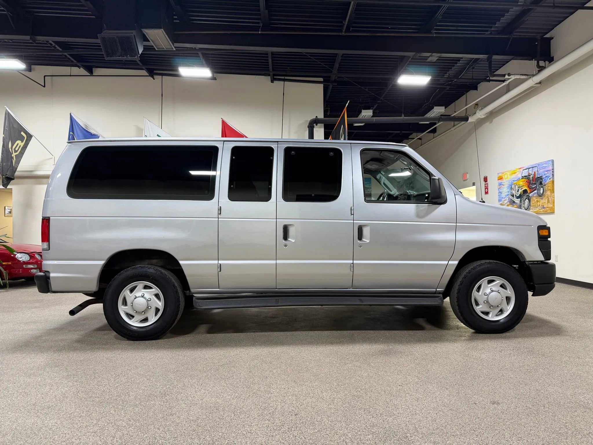 Used 2014 Ford E-250 and Econoline 250 w/ Power Group image 4