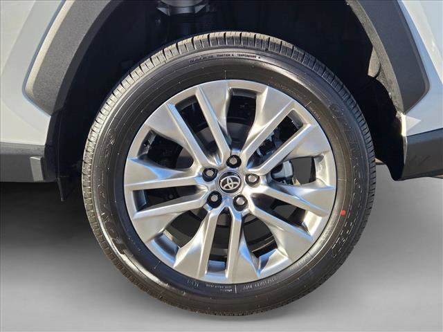 Used 2025 Toyota RAV4 XLE Premium image 23
