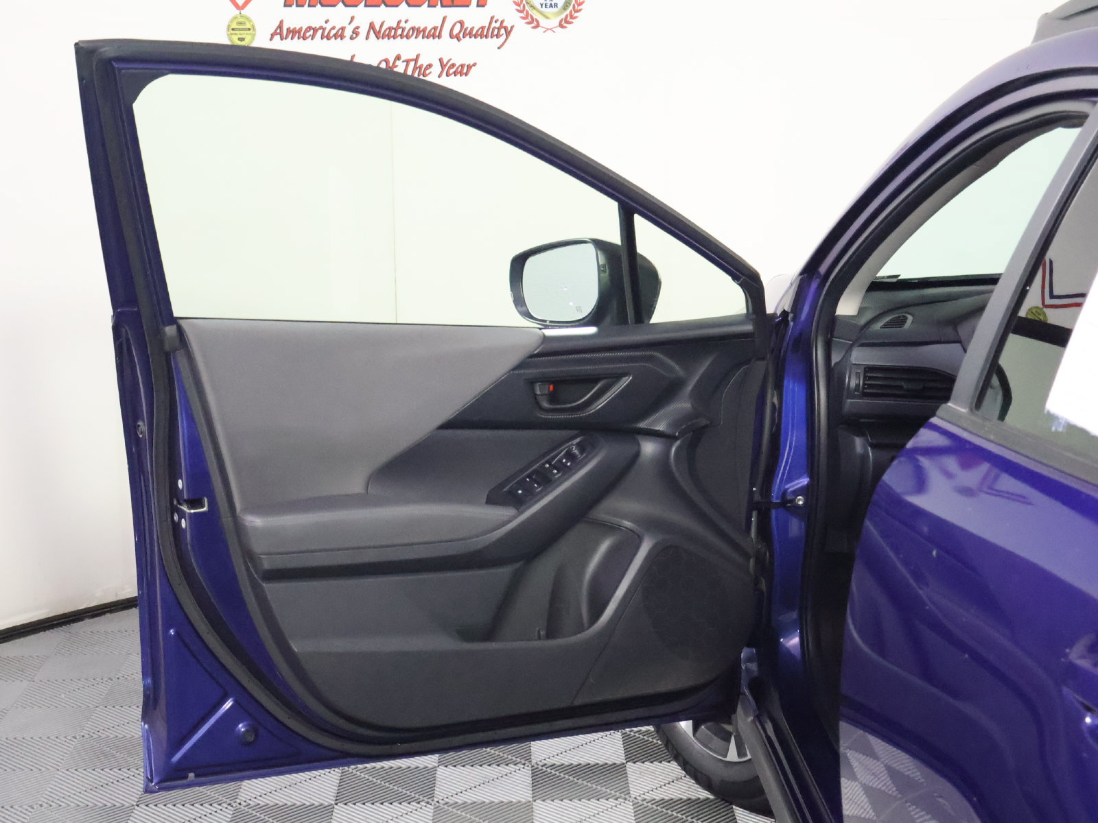 Used 2025 Subaru Crosstrek 2.5i Premium AWD/4WD image 24