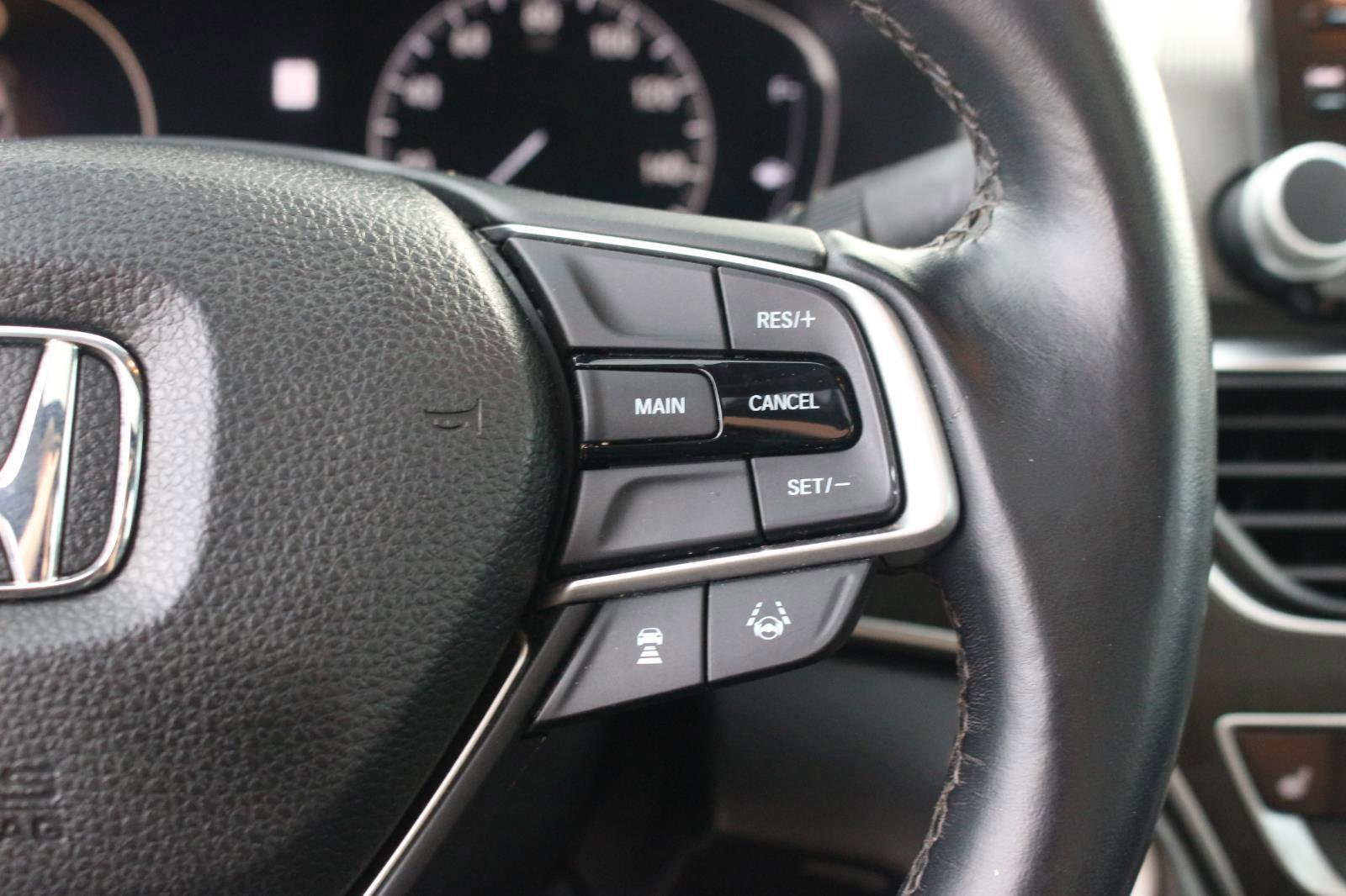 Used 2018 Honda Accord EX-L image 18