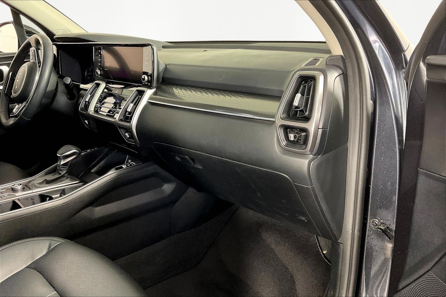 Certified 2023 Kia Sorento S w/ Panoramic Sunroof Package image 27