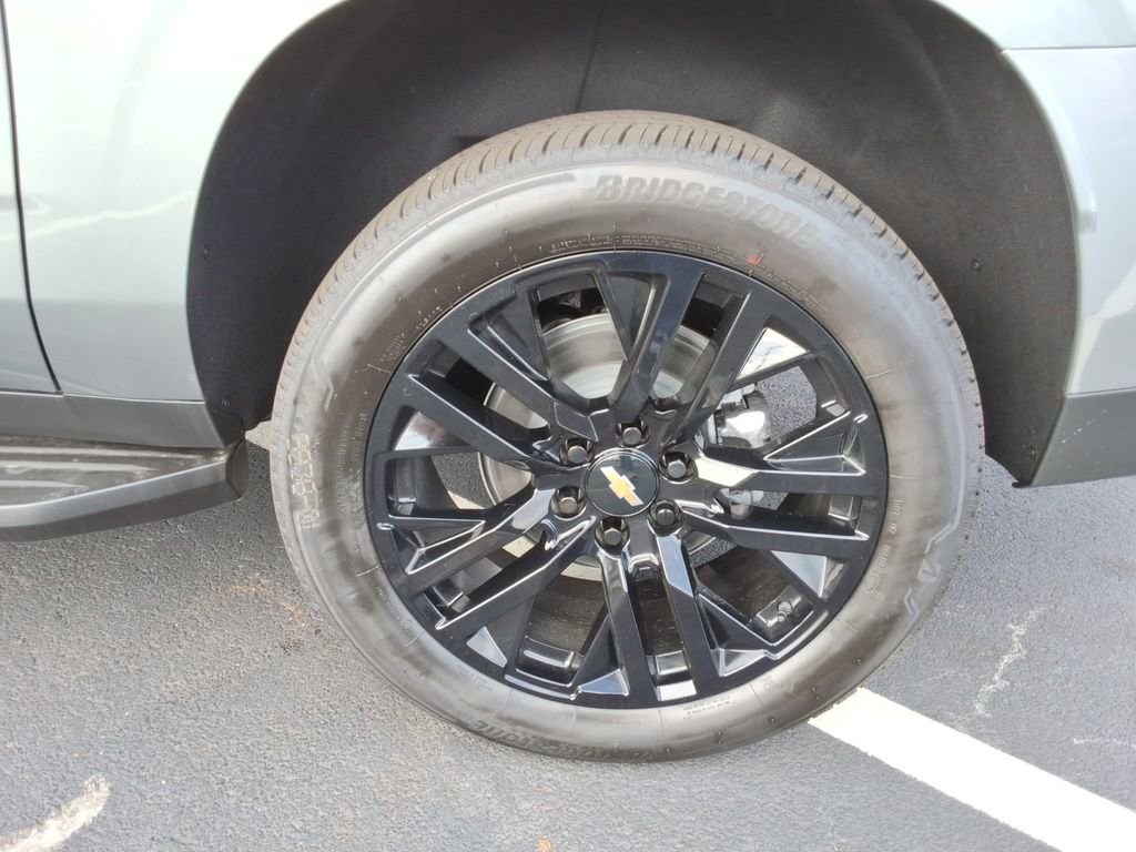 New 2026 Chevrolet Suburban Premier image 12