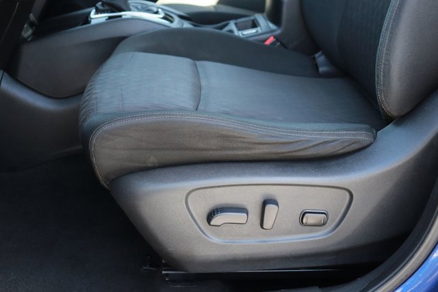 Used 2020 Nissan Rogue SV FWD image 11