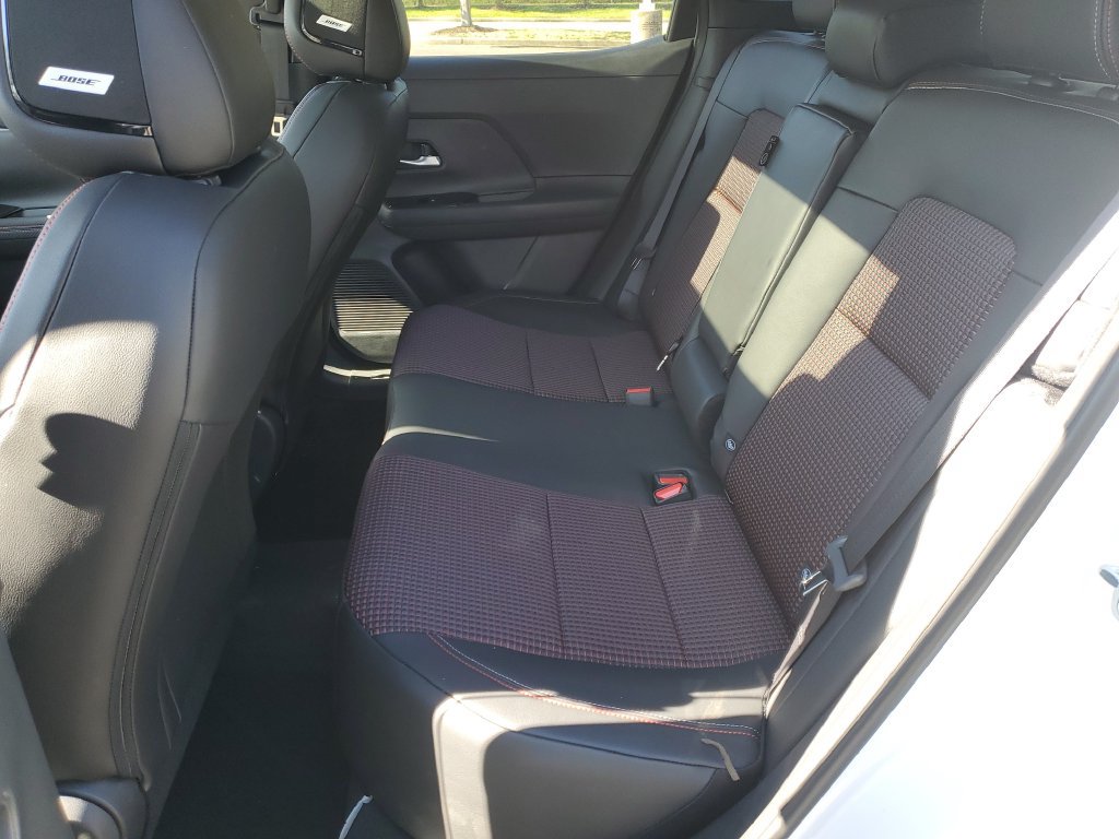 New 2027 Nissan Kicks SR w/ SR Premium Package FWD image 11