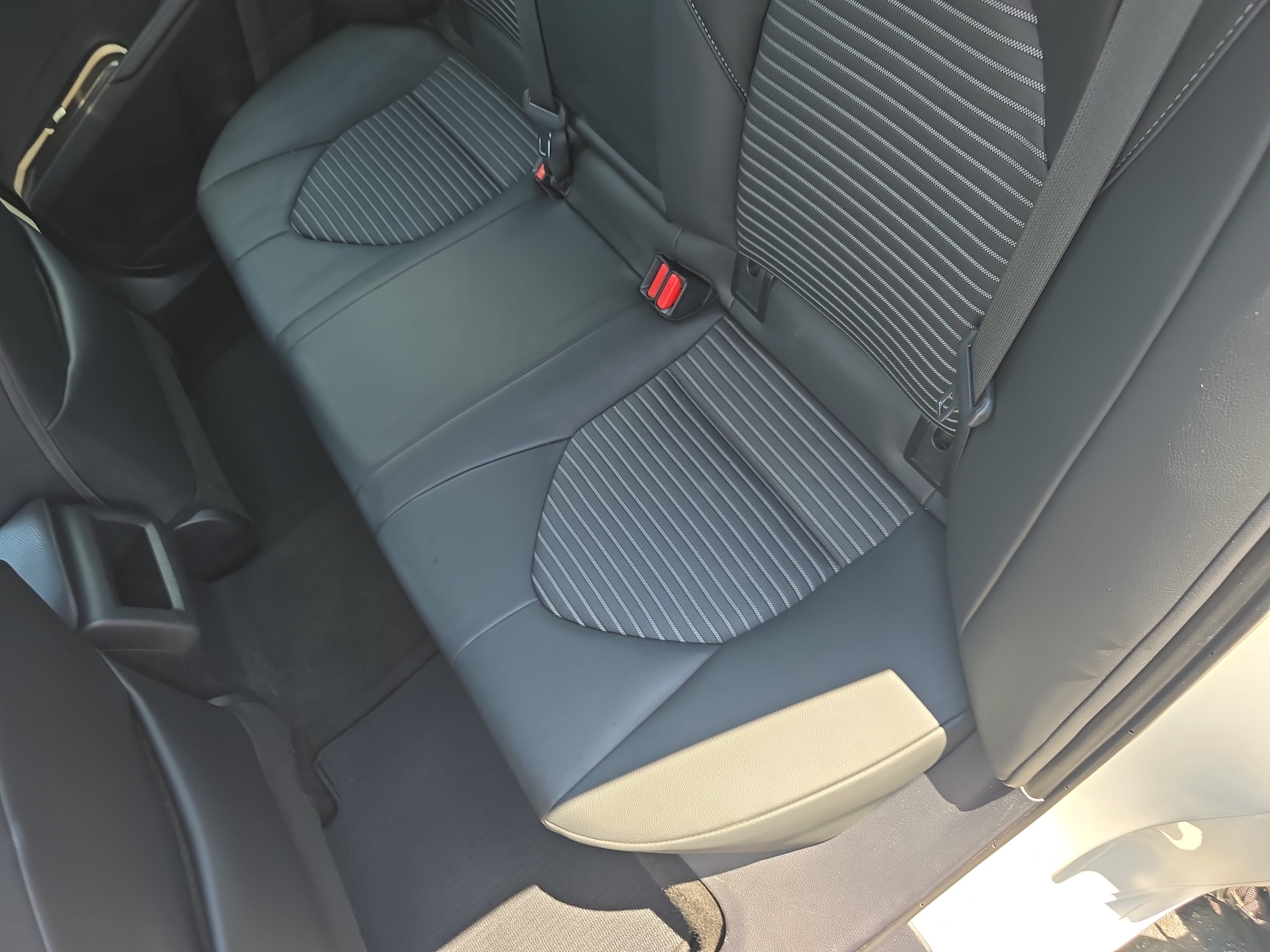 Used 2024 Toyota Camry SE FWD image 13