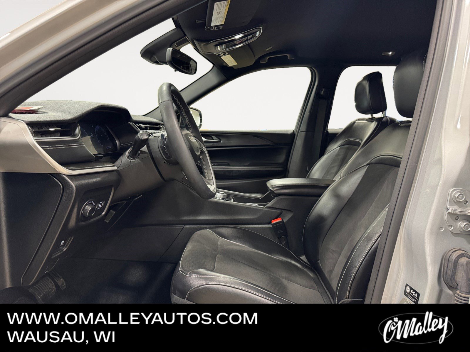 Used 2023 Jeep Grand Cherokee Altitude image 10