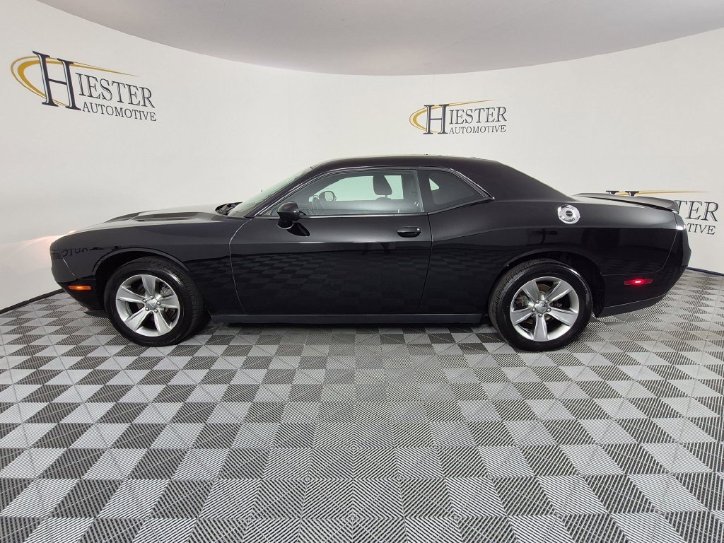 Used 2019 Dodge Challenger SXT RWD image 8