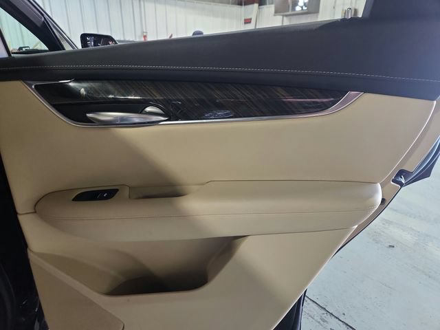 Used 2017 Cadillac XT5 FWD image 24