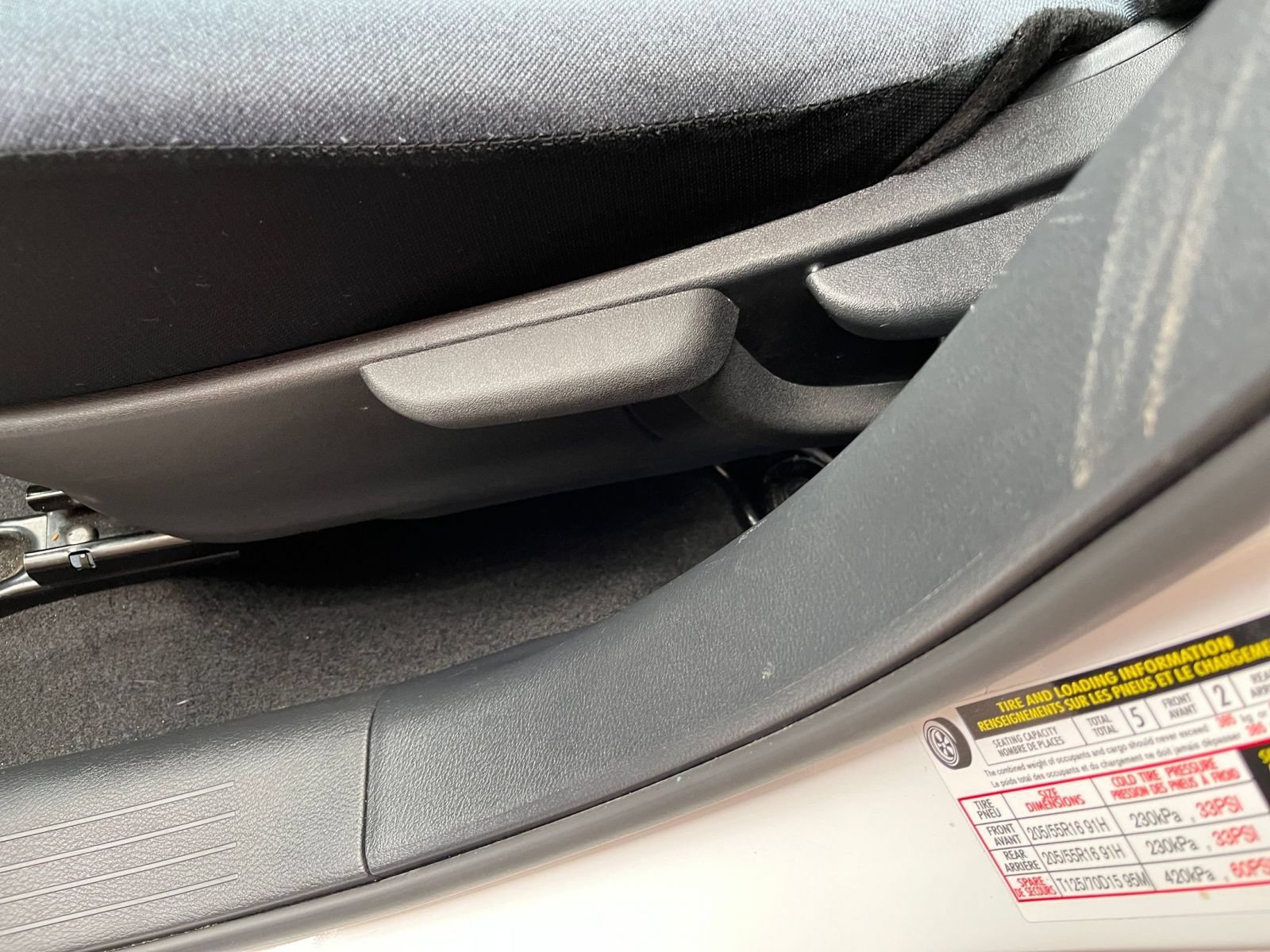 Used 2025 Nissan Versa SV FWD image 21