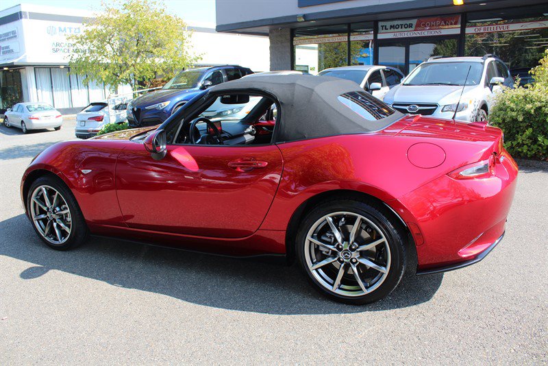 Used 2022 MAZDA MX-5 Miata Grand Touring RWD image 4