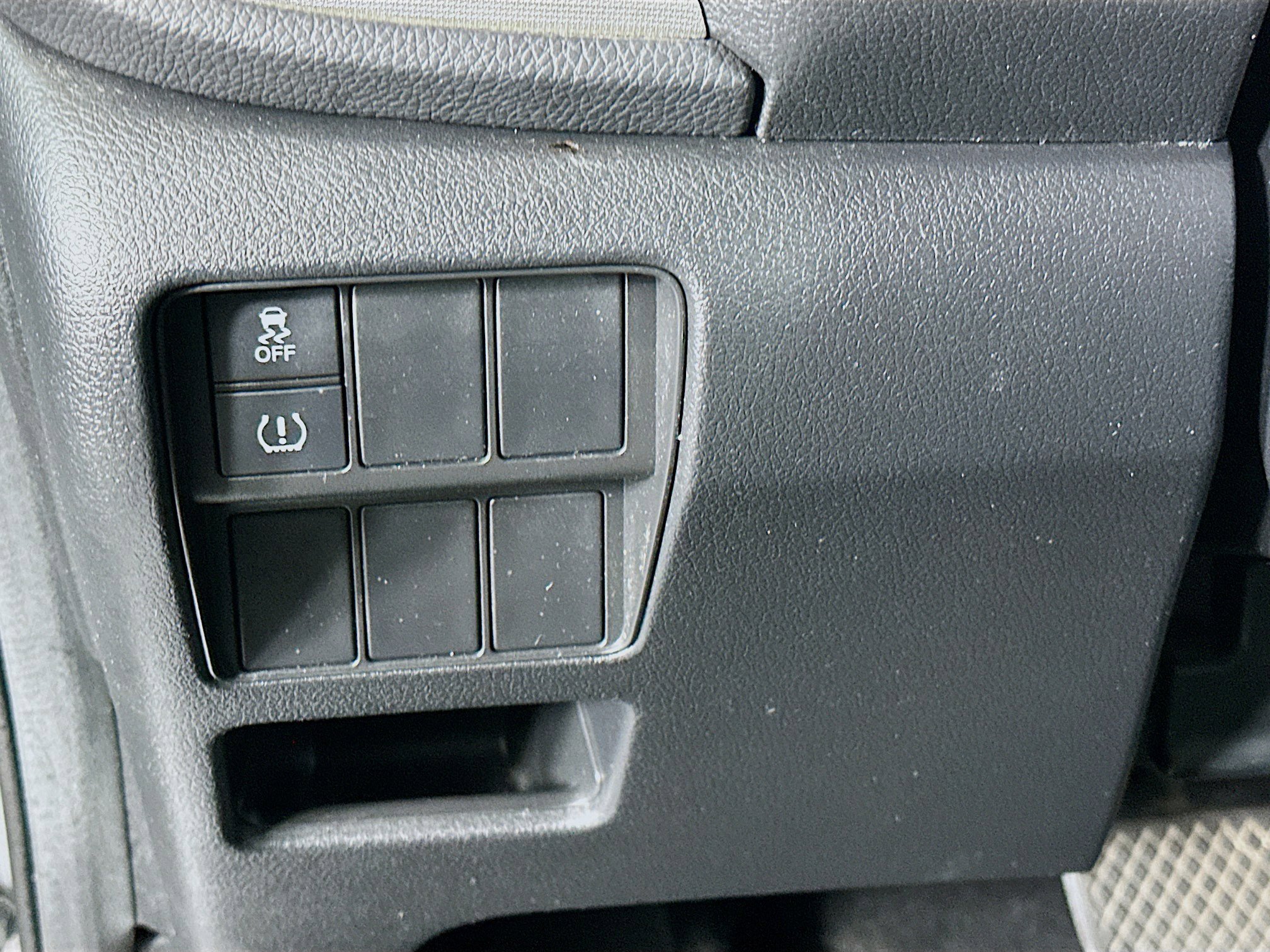 Used 2018 Honda CR-V LX image 16