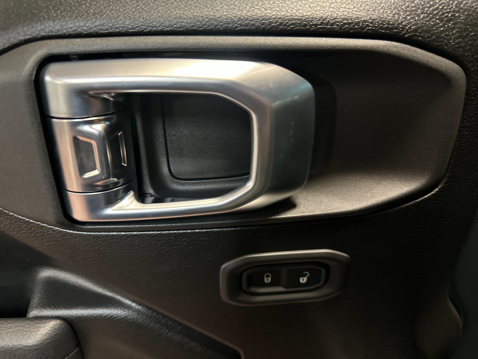 New 2026 Jeep Wrangler Unlimited Sport AWD/4WD image 10