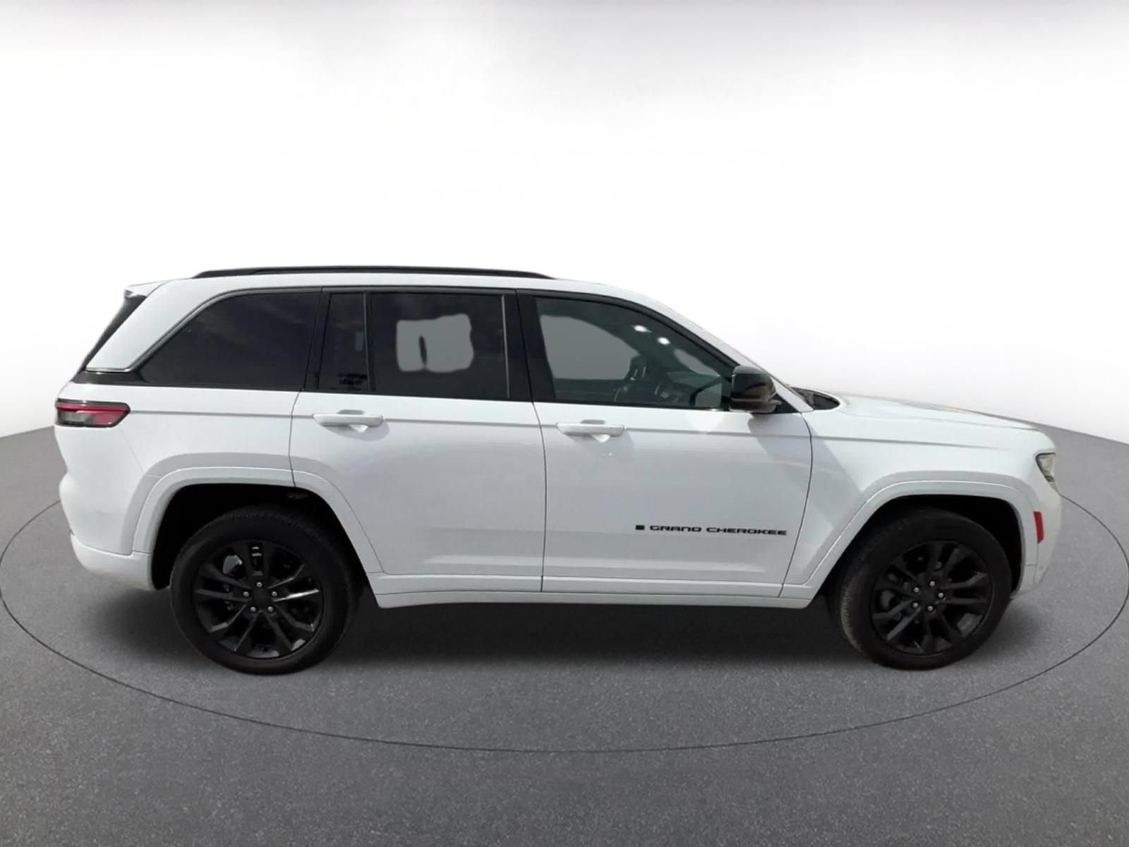 Used 2026 Jeep Grand Cherokee Limited AWD/4WD image 15