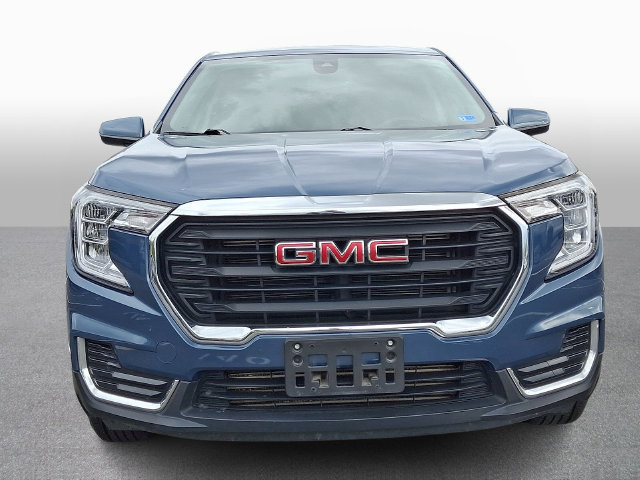 Used 2024 GMC Terrain SLE AWD/4WD image 2