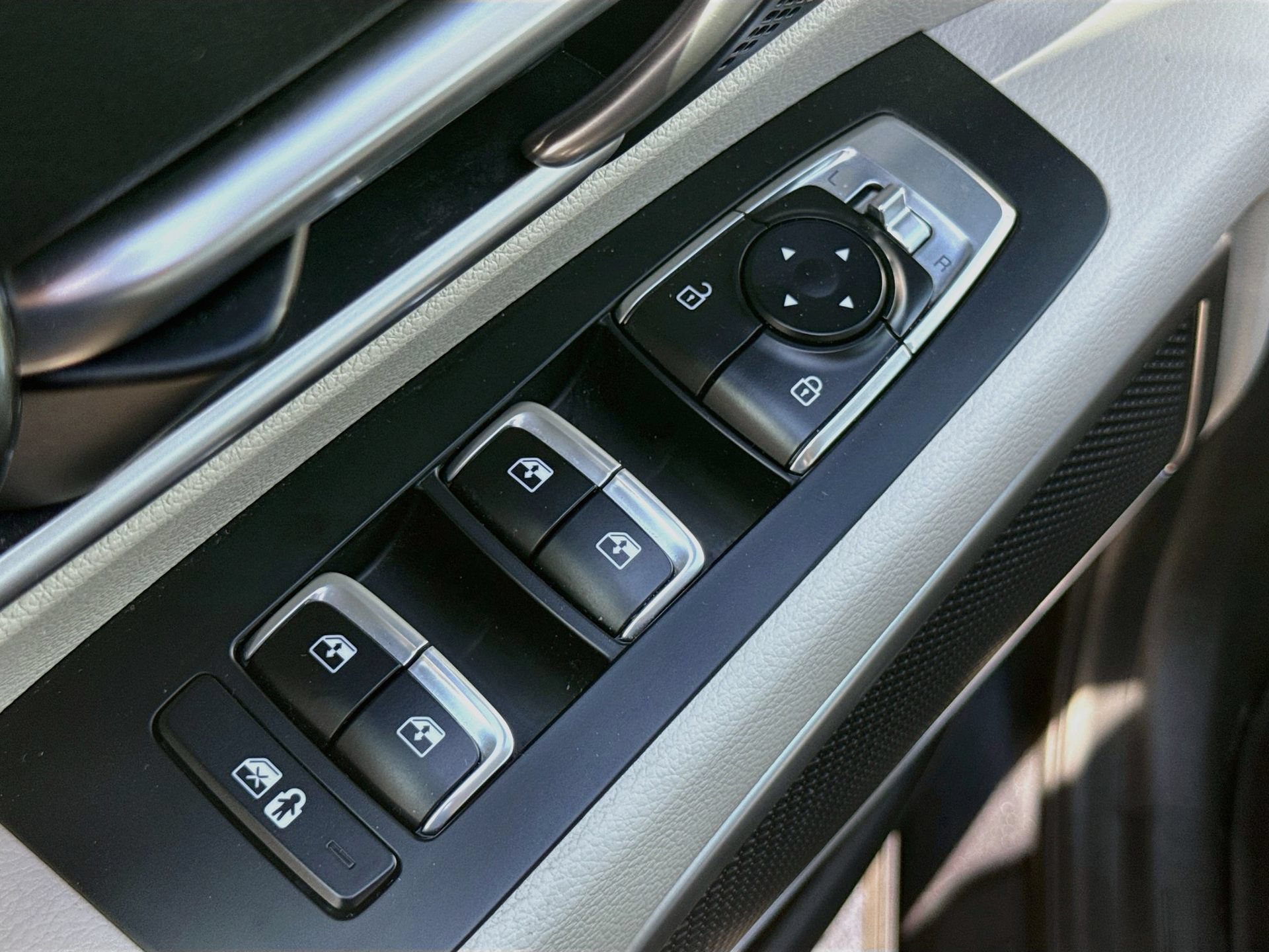 Used 2024 Kia Telluride S w/ S Sunroof Package FWD image 23