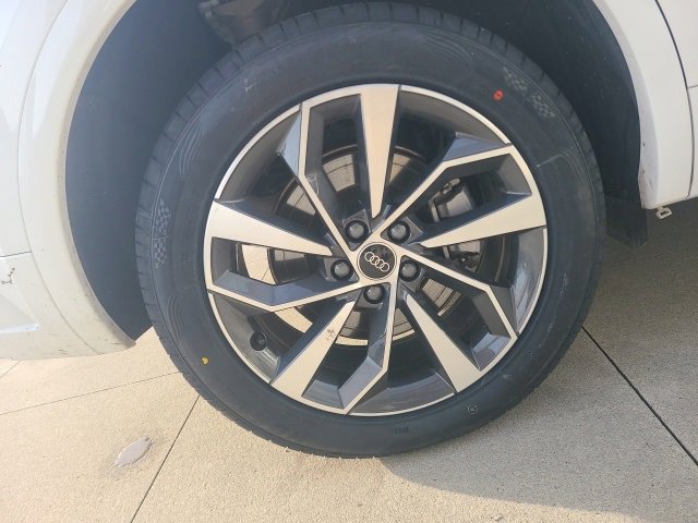 Used 2024 Audi Q5 2.0T Premium Plus w/ Premium Plus Package image 10