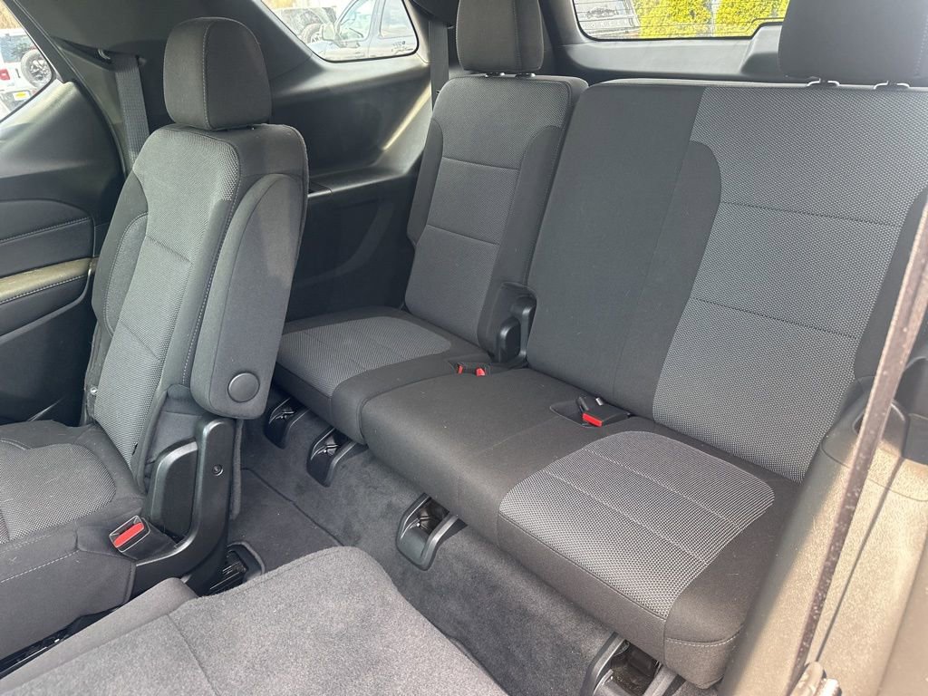 Used 2023 Chevrolet Traverse LT AWD/4WD image 9