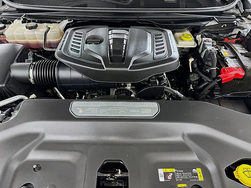 Used 2023 Jeep Wagoneer L Series III w/ Preferred Equipment Group image 32