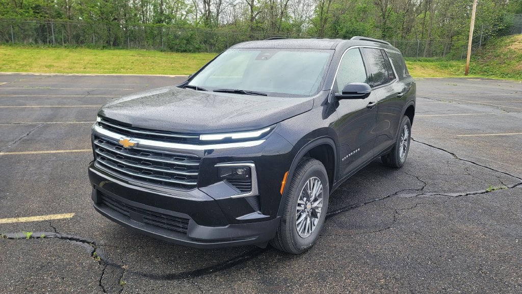 New 2026 Chevrolet Traverse LT w/ Driver Confidence Package FWD image 5