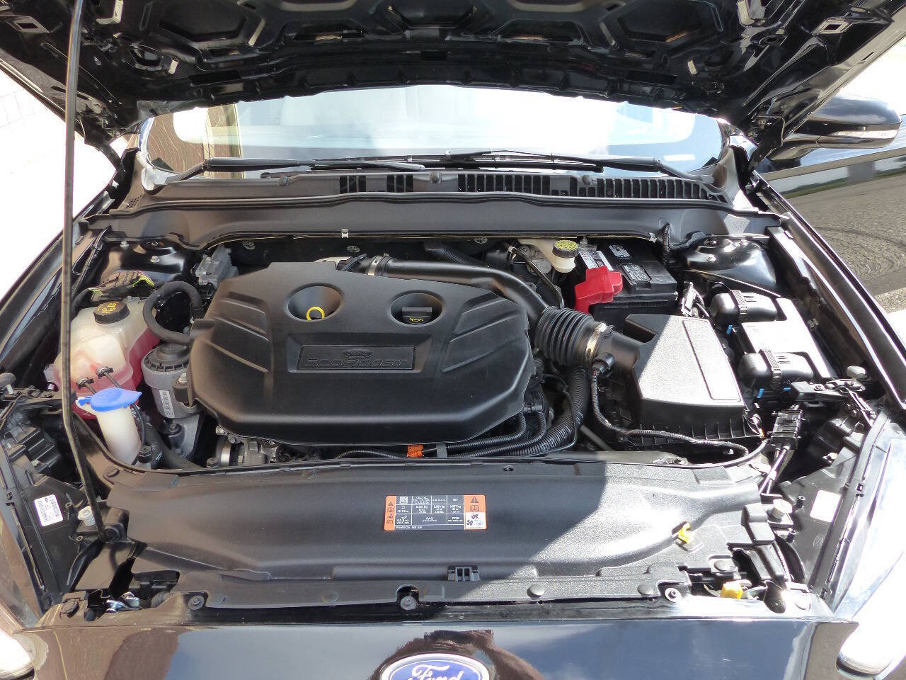 Used 2016 Ford Fusion Titanium FWD image 16