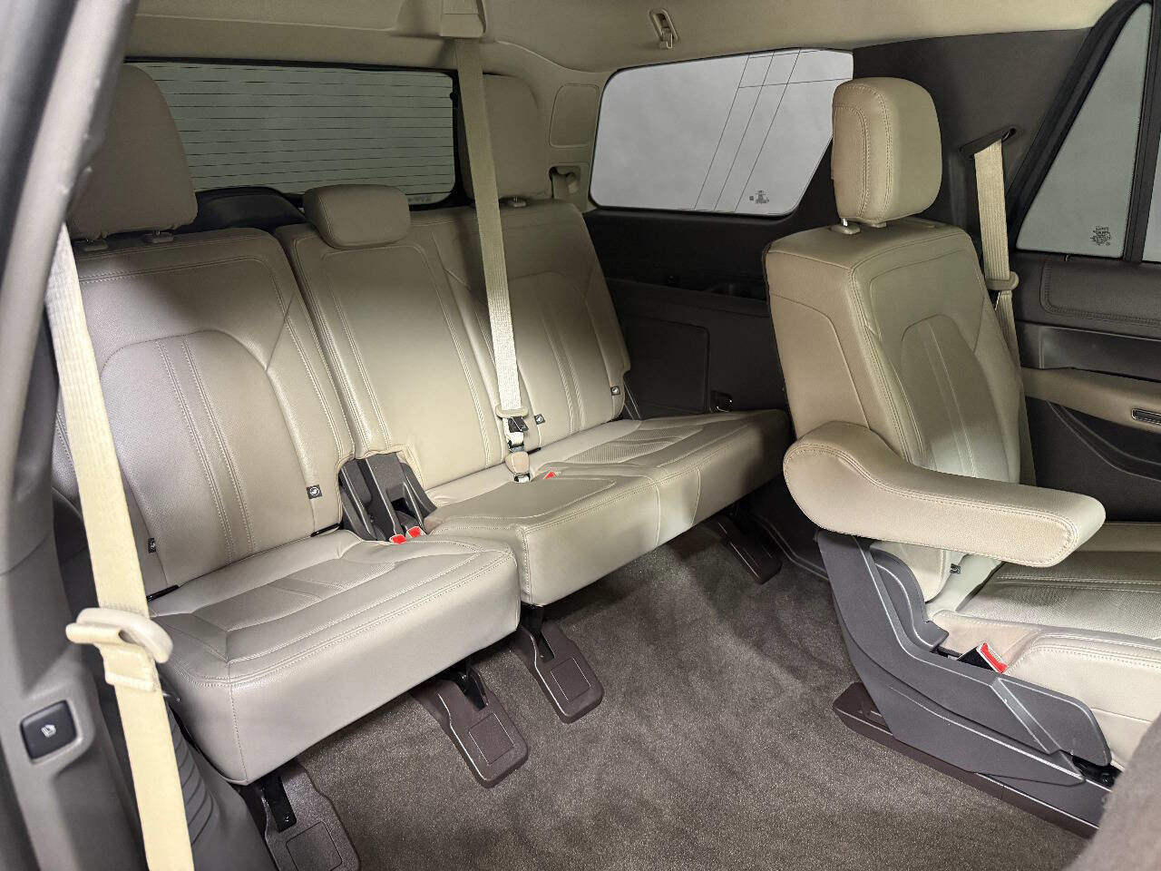 Used 2019 Ford Expedition Limited w/ Driver Assistance Package RWD image 97