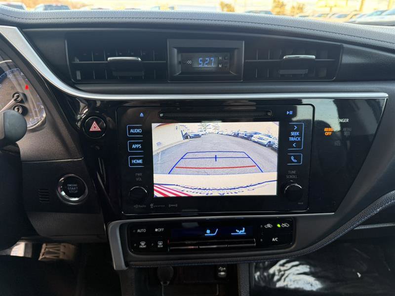 Used 2017 Toyota Corolla SE image 36