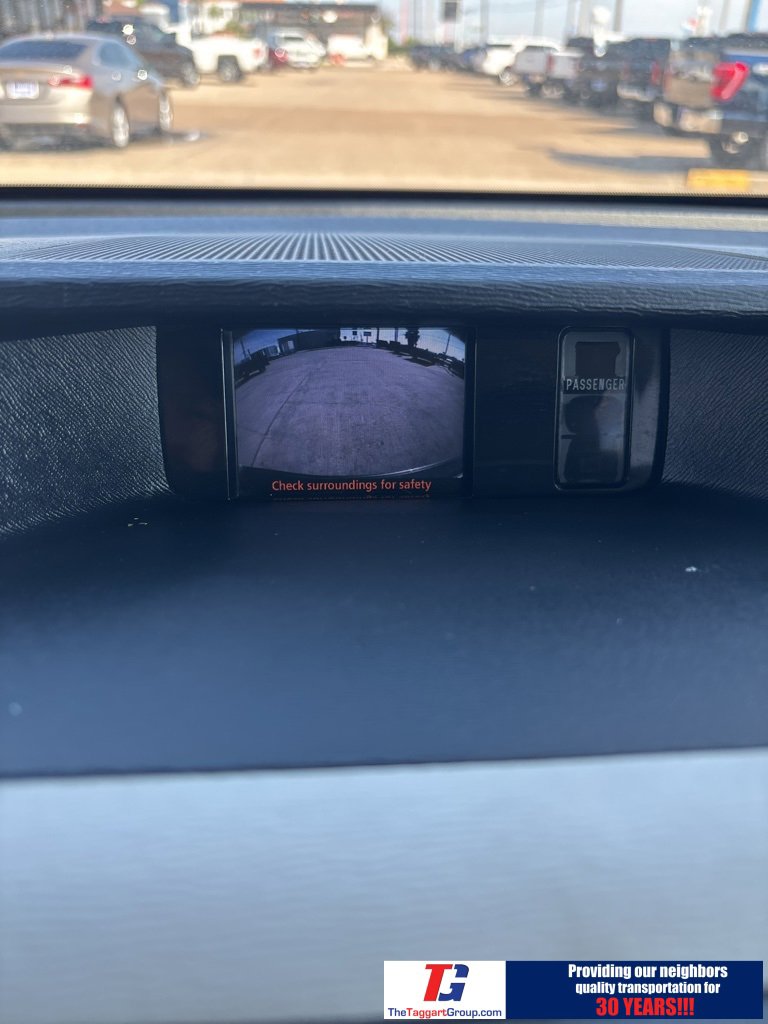 Used 2012 Toyota Sienna SE image 19