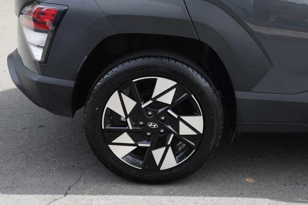Used 2024 Hyundai Kona SEL AWD/4WD image 6