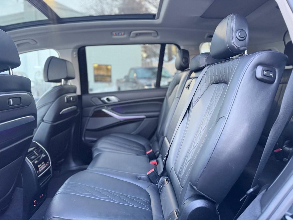 Used 2023 BMW X7 xDrive40i w/ Premium Package image 21