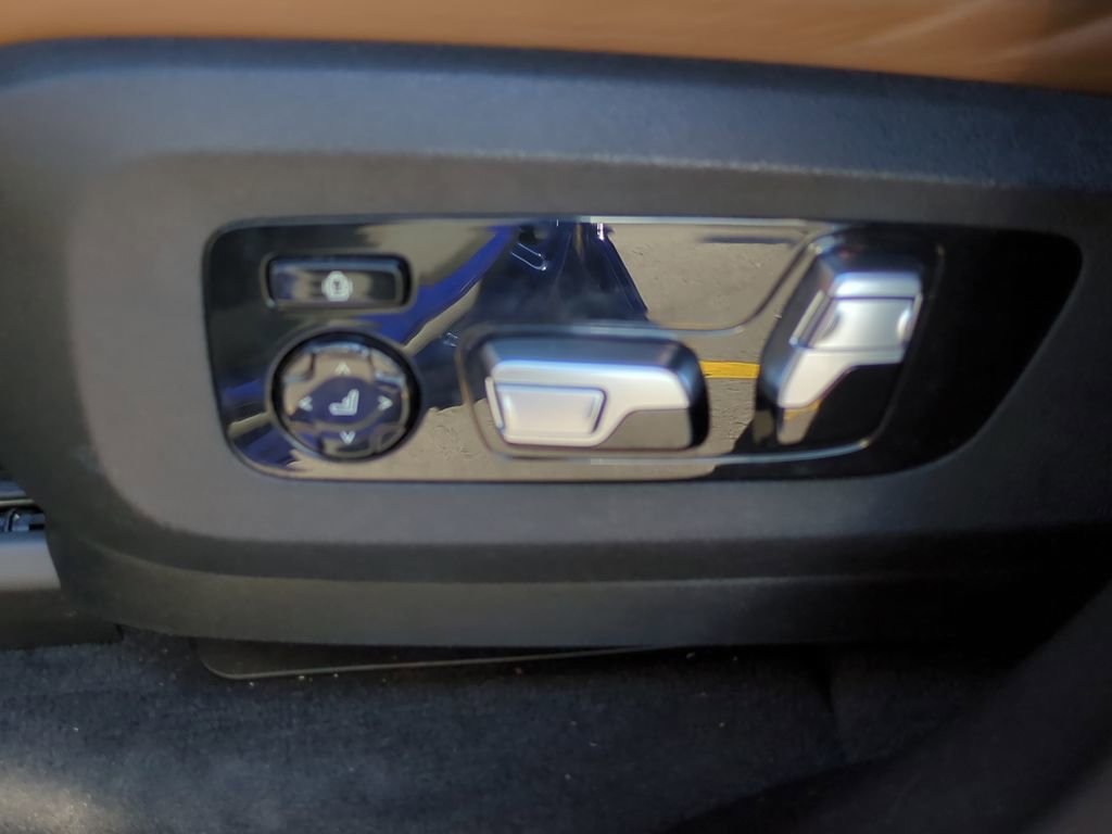 Used 2021 BMW X5 M w/ Executive Package image 18