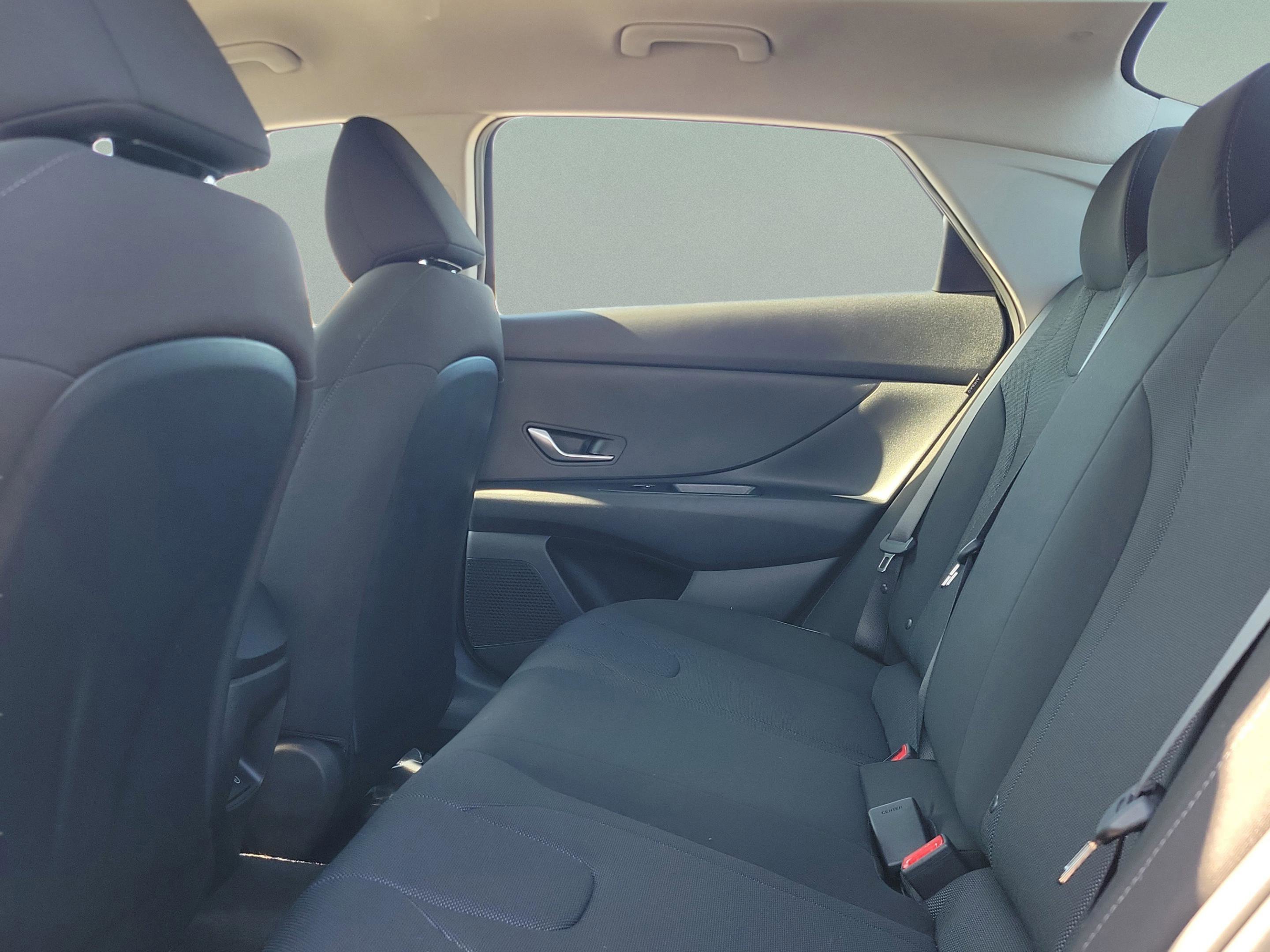 New 2026 Hyundai Elantra SE image 7