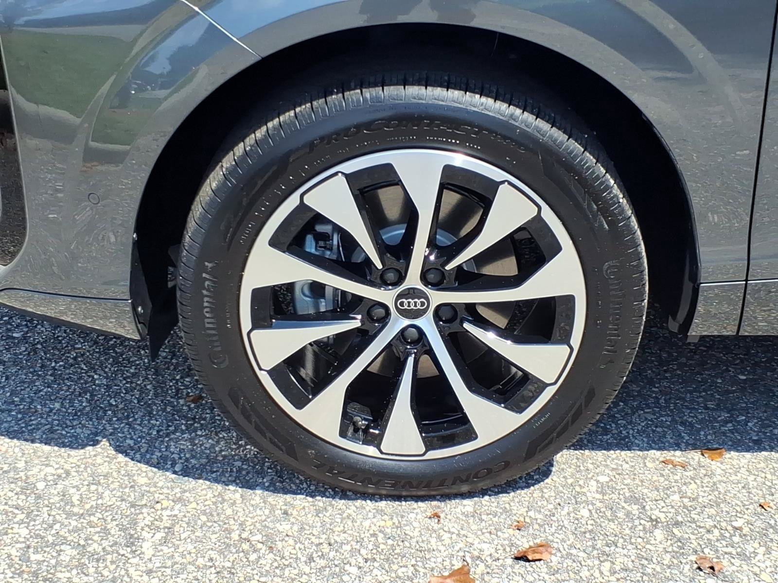 New 2026 Audi Q3 quattro 2.0T AWD/4WD image 4