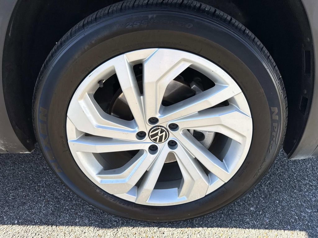Used 2023 Volkswagen Atlas SE w/ Panoramic Sunroof Package image 9