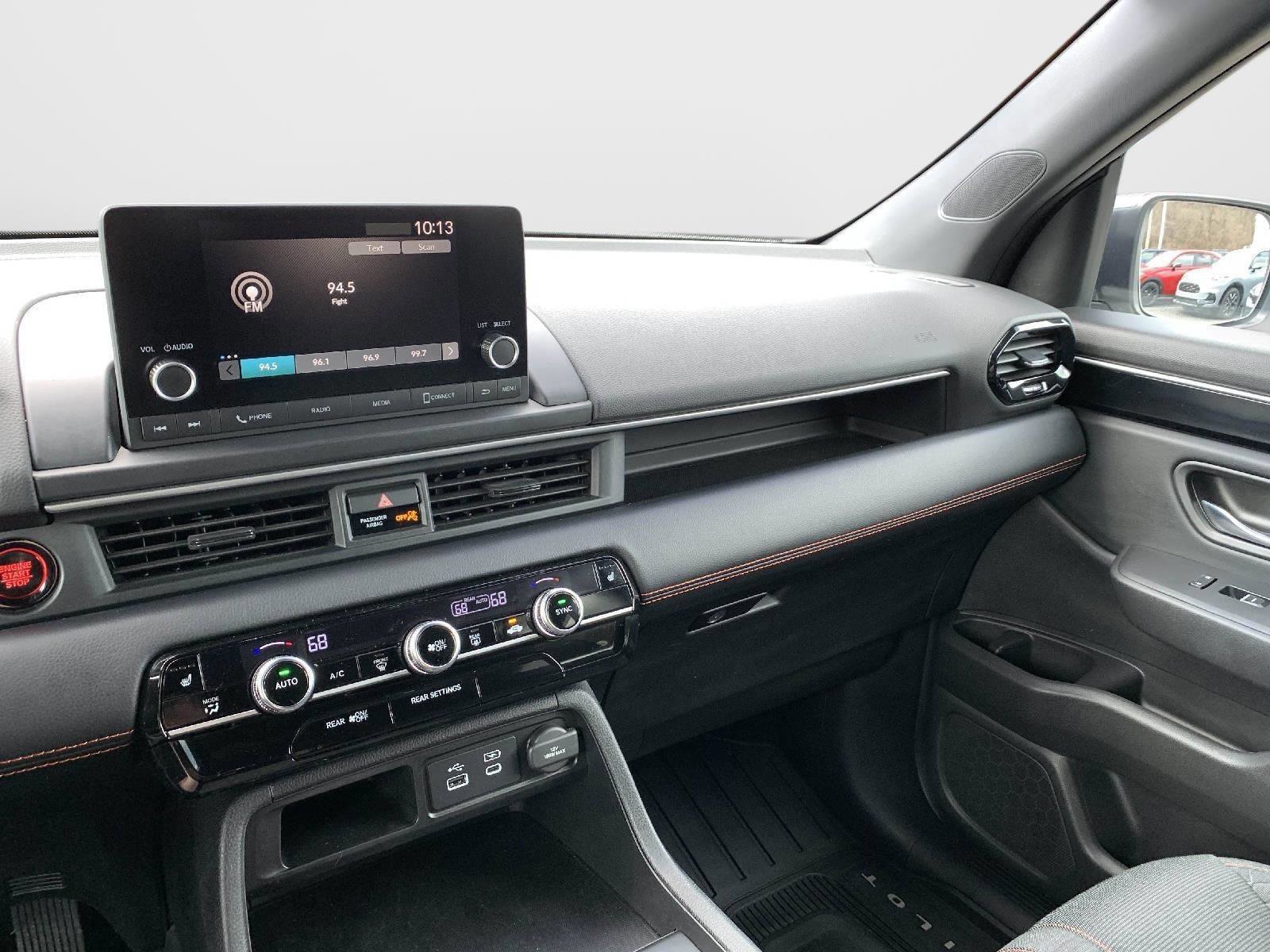 Used 2023 Honda Pilot Sport image 21